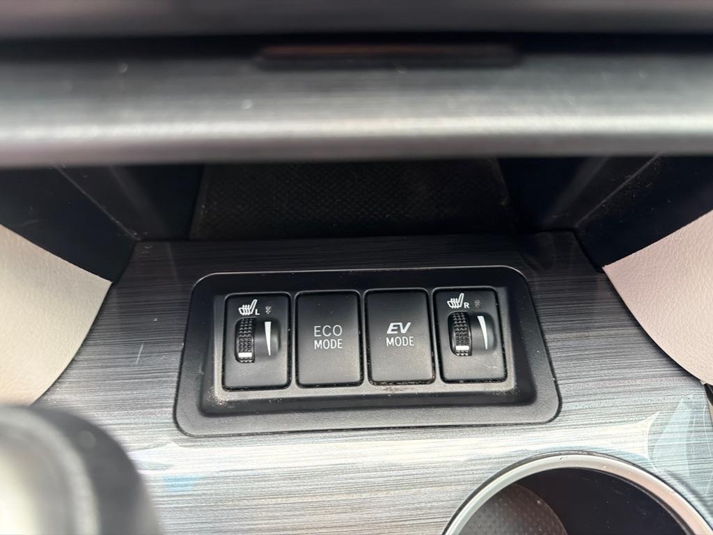 Toyota Camry Hybrid 4dr Sdn XLE (Natl) 2013