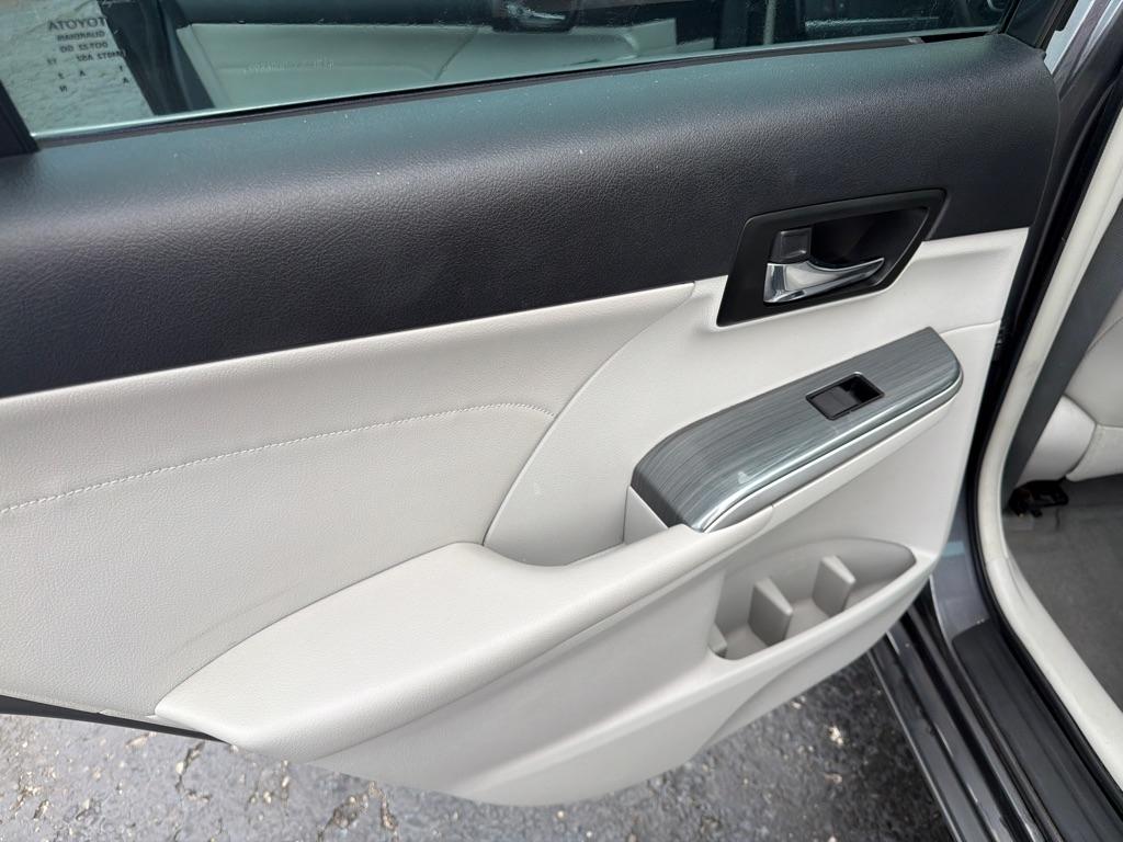 Toyota Camry Hybrid 4dr Sdn XLE (Natl) 2013