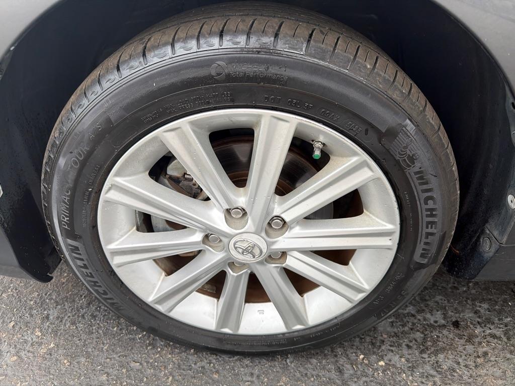 Toyota Camry Hybrid 4dr Sdn XLE (Natl) 2013