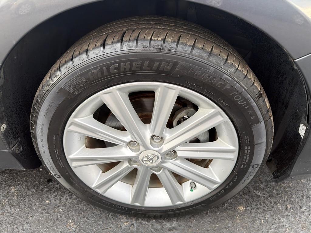 Toyota Camry Hybrid 4dr Sdn XLE (Natl) 2013