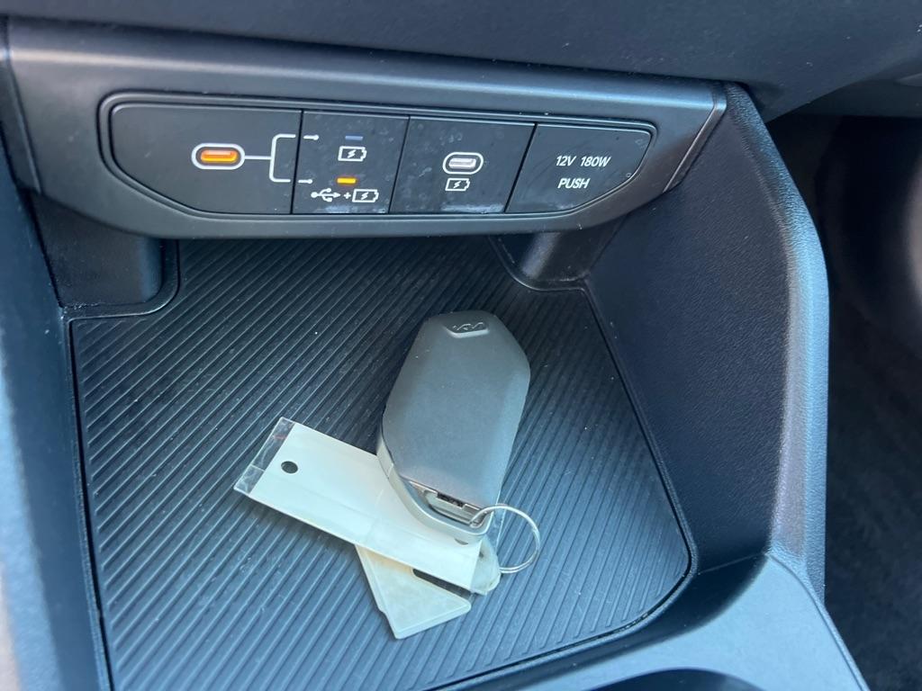 Kia K4 LXS Sedan 2026