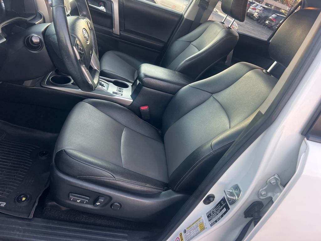 Toyota 4Runner TRD Off Road Premium 4WD (Natl) 2017