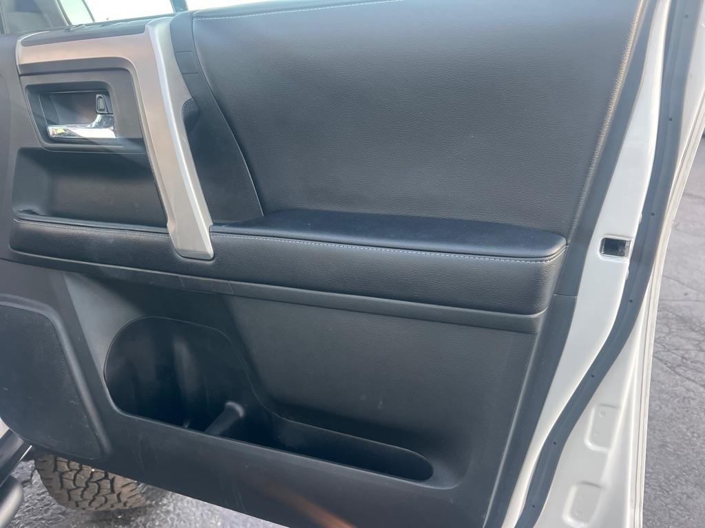 Toyota 4Runner TRD Off Road Premium 4WD (Natl) 2017