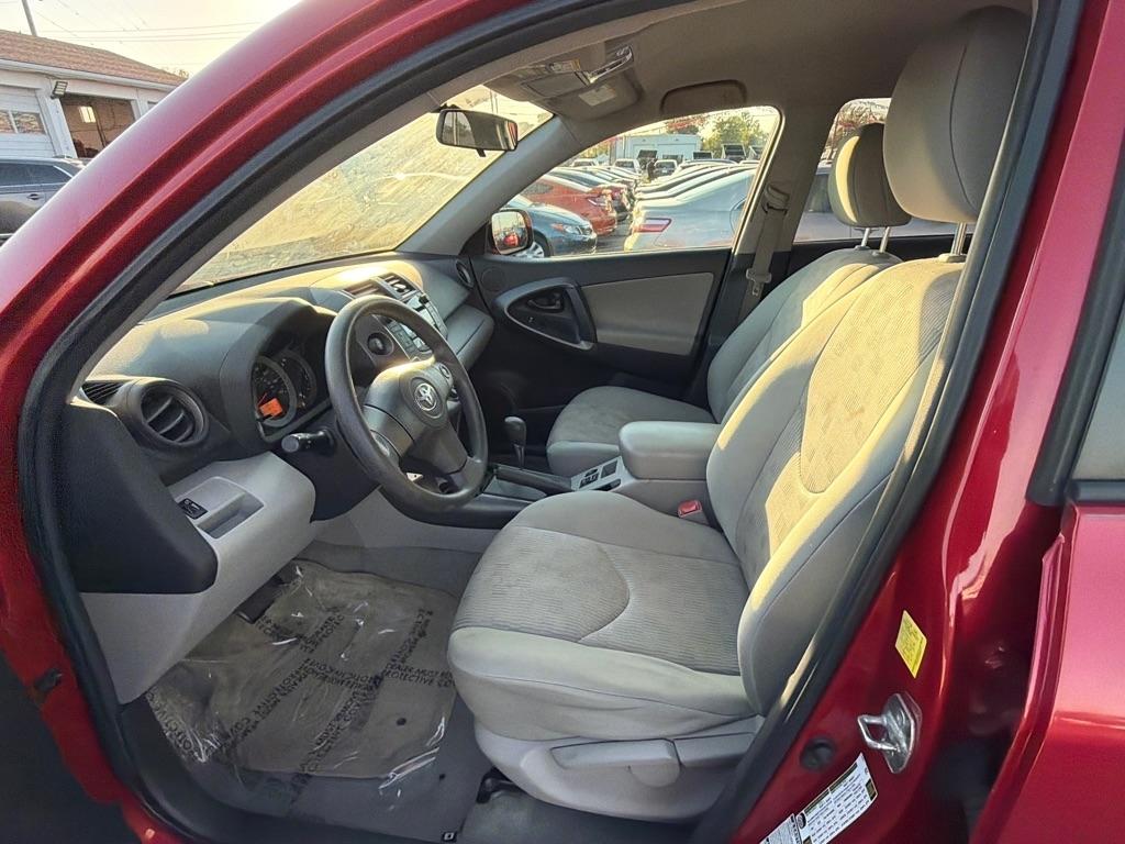 Toyota RAV4 4WD 4dr 4-cyl 4-Spd AT (Natl) 2011