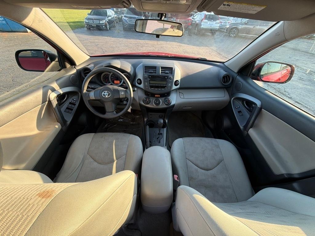 Toyota RAV4 4WD 4dr 4-cyl 4-Spd AT (Natl) 2011