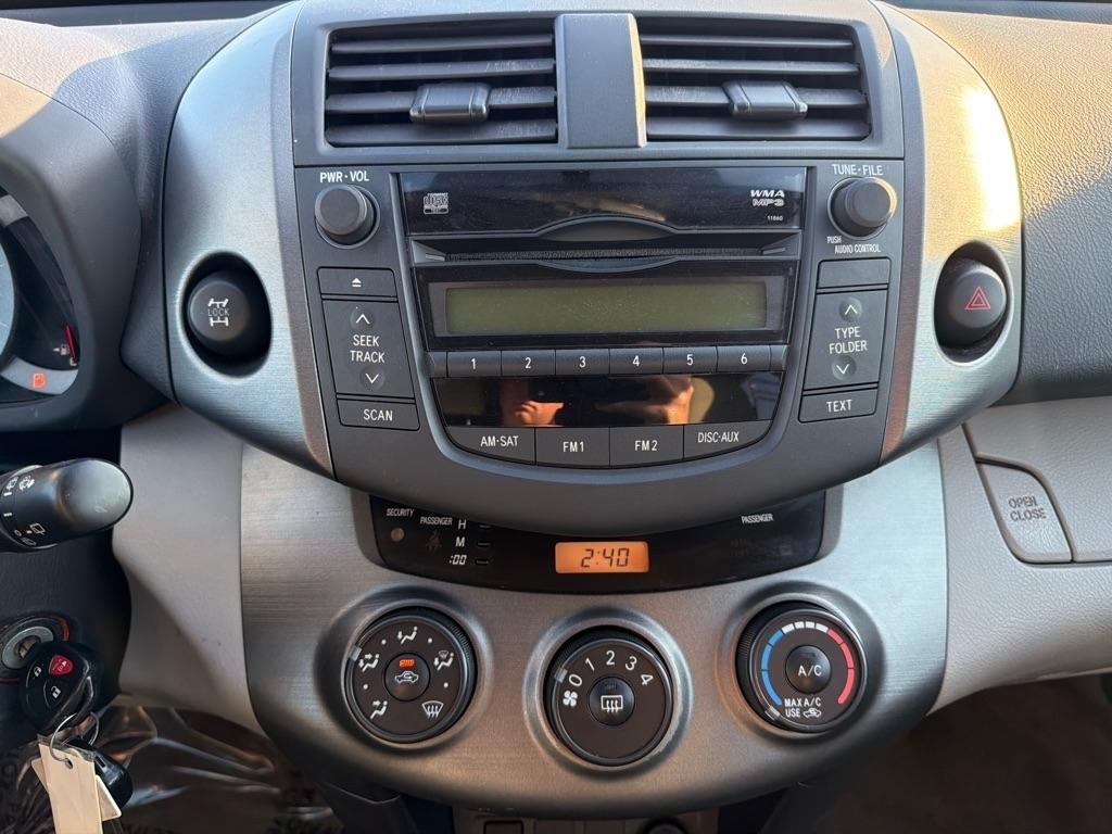 Toyota RAV4 4WD 4dr 4-cyl 4-Spd AT (Natl) 2011