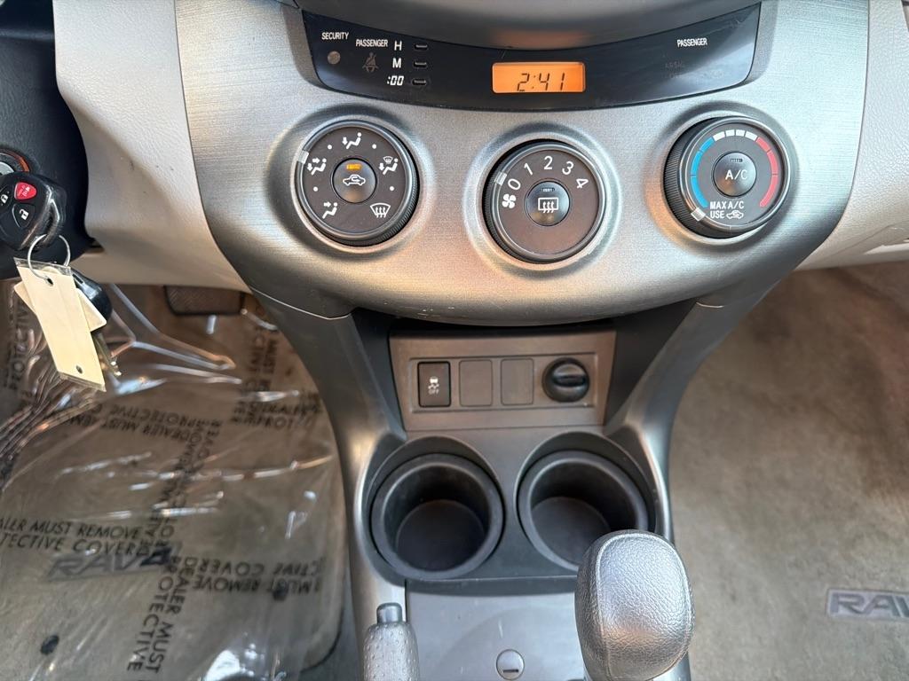 Toyota RAV4 4WD 4dr 4-cyl 4-Spd AT (Natl) 2011