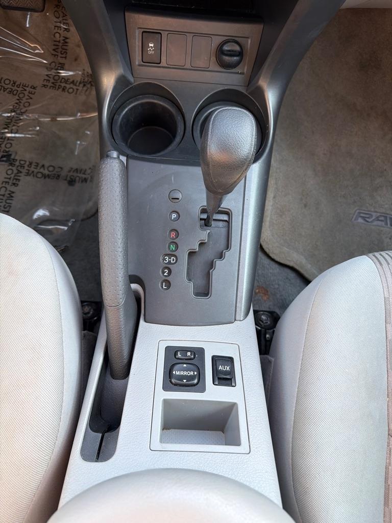 Toyota RAV4 4WD 4dr 4-cyl 4-Spd AT (Natl) 2011
