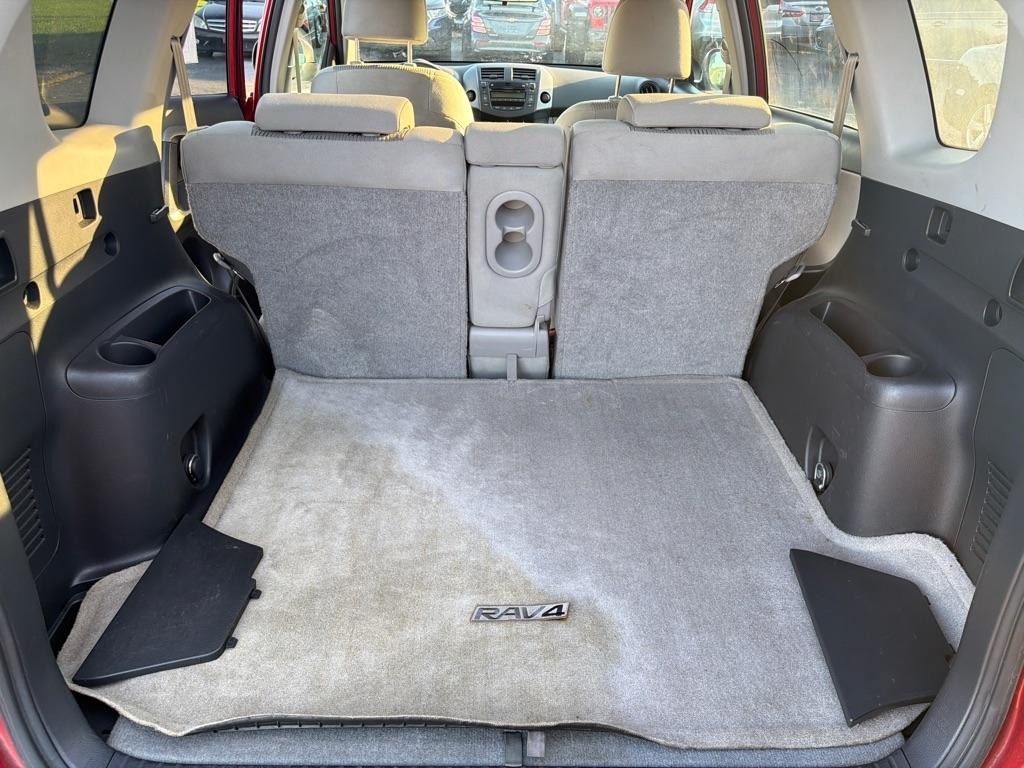 Toyota RAV4 4WD 4dr 4-cyl 4-Spd AT (Natl) 2011