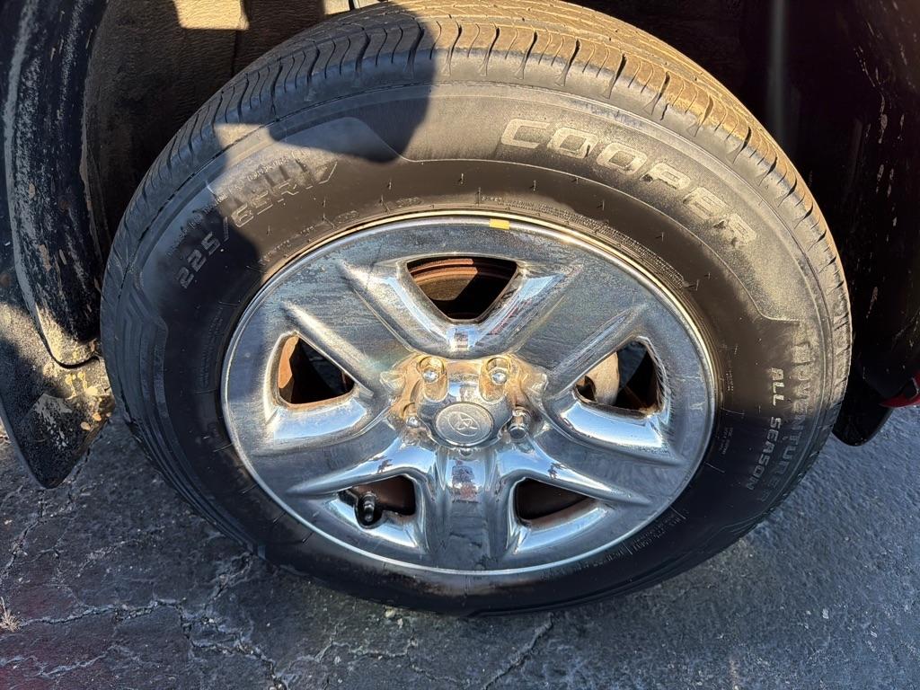 Toyota RAV4 4WD 4dr 4-cyl 4-Spd AT (Natl) 2011