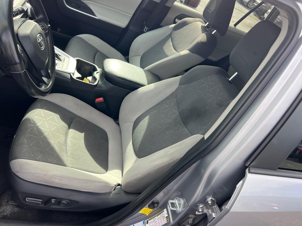 Toyota RAV4 Hybrid XLE AWD (Natl) 2021