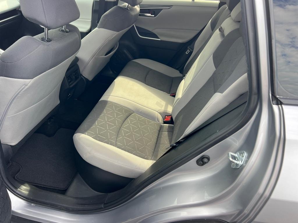 Toyota RAV4 Hybrid XLE AWD (Natl) 2021
