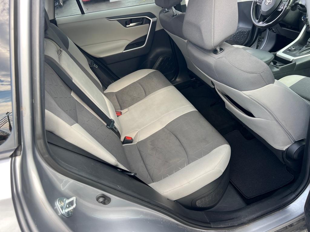 Toyota RAV4 Hybrid XLE AWD (Natl) 2021