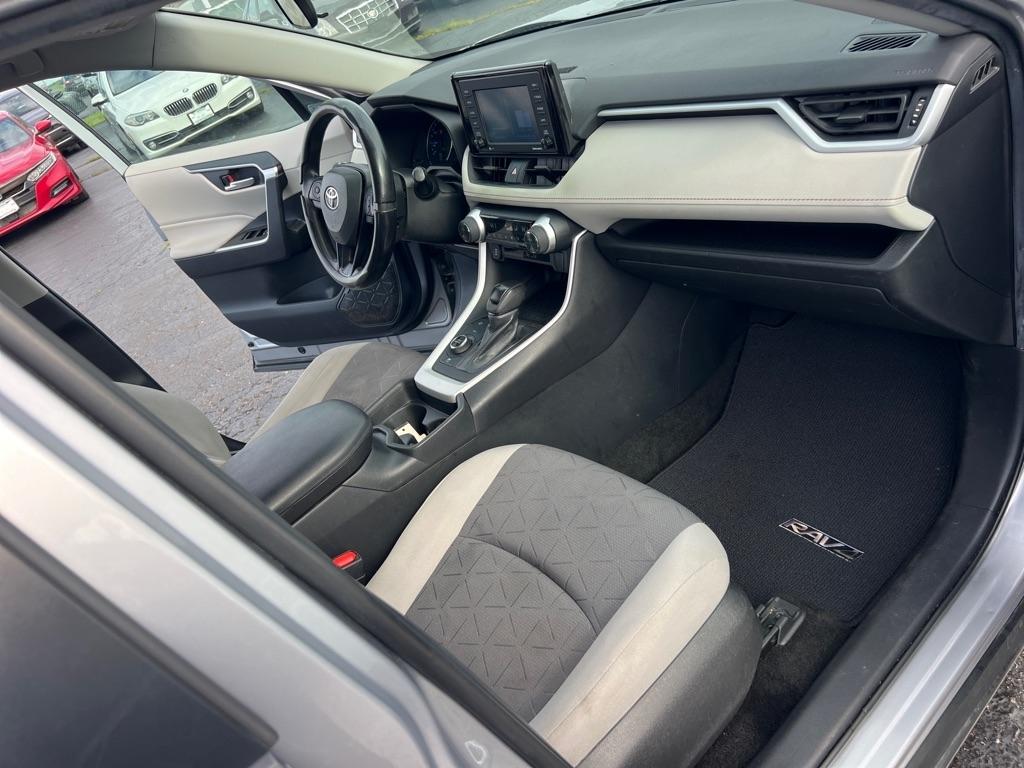 Toyota RAV4 Hybrid XLE AWD (Natl) 2021