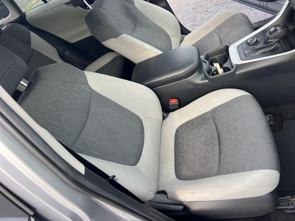 Toyota RAV4 Hybrid XLE AWD (Natl) 2021