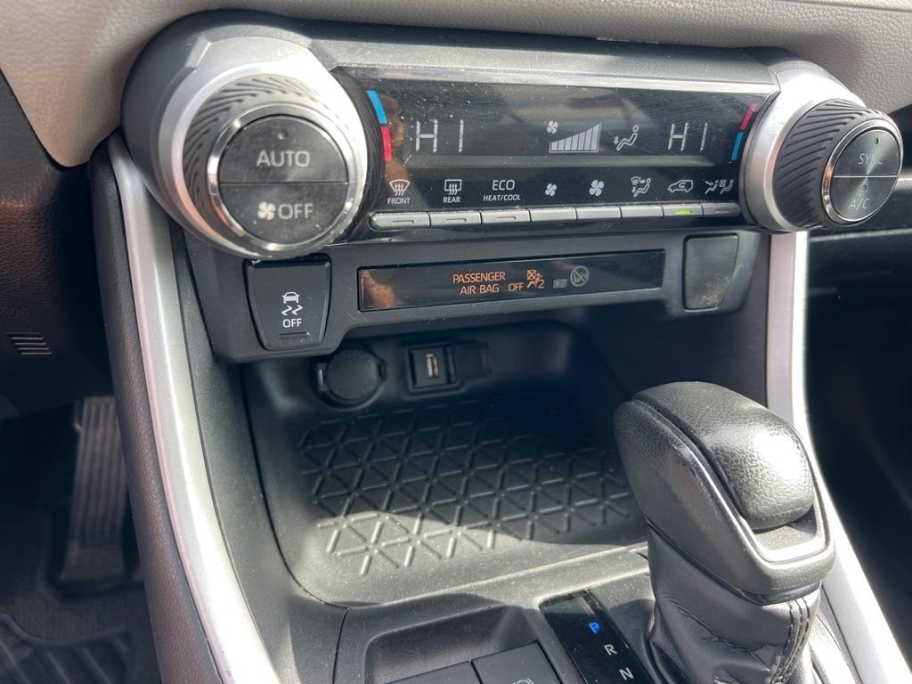 Toyota RAV4 Hybrid XLE AWD (Natl) 2021