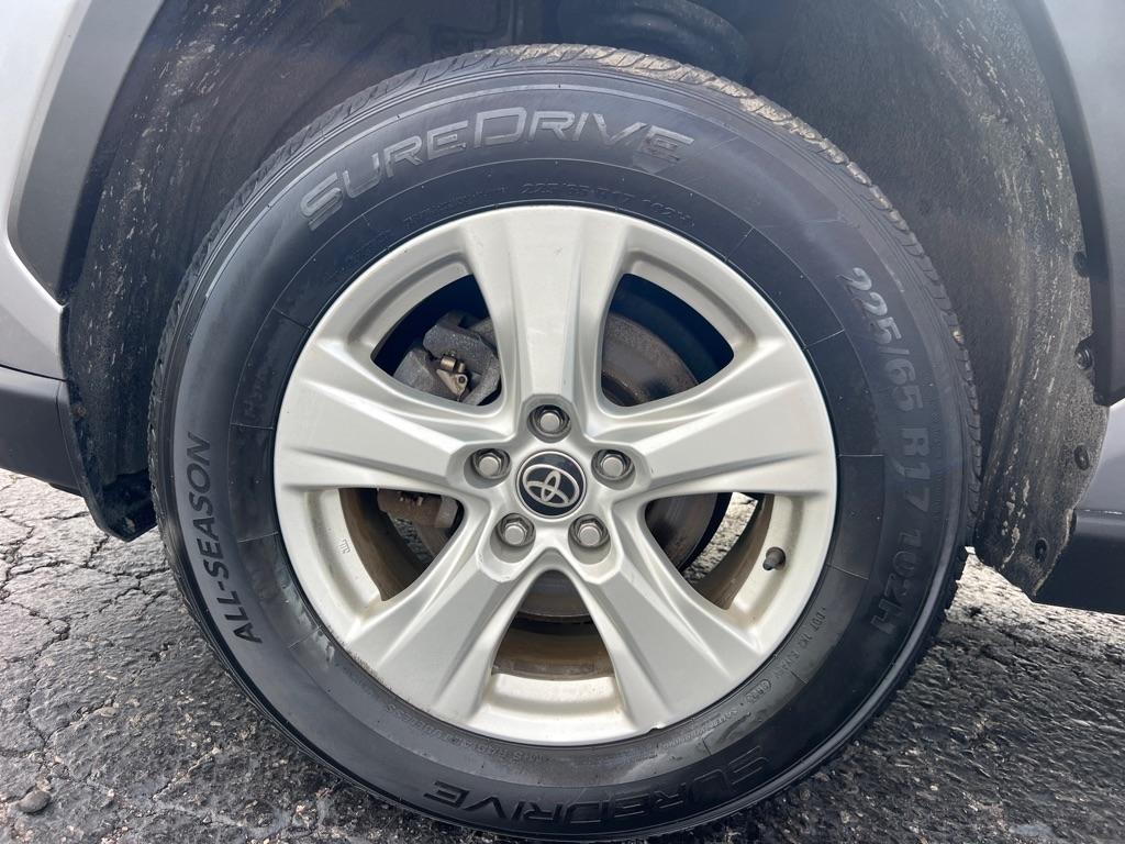 Toyota RAV4 Hybrid XLE AWD (Natl) 2021