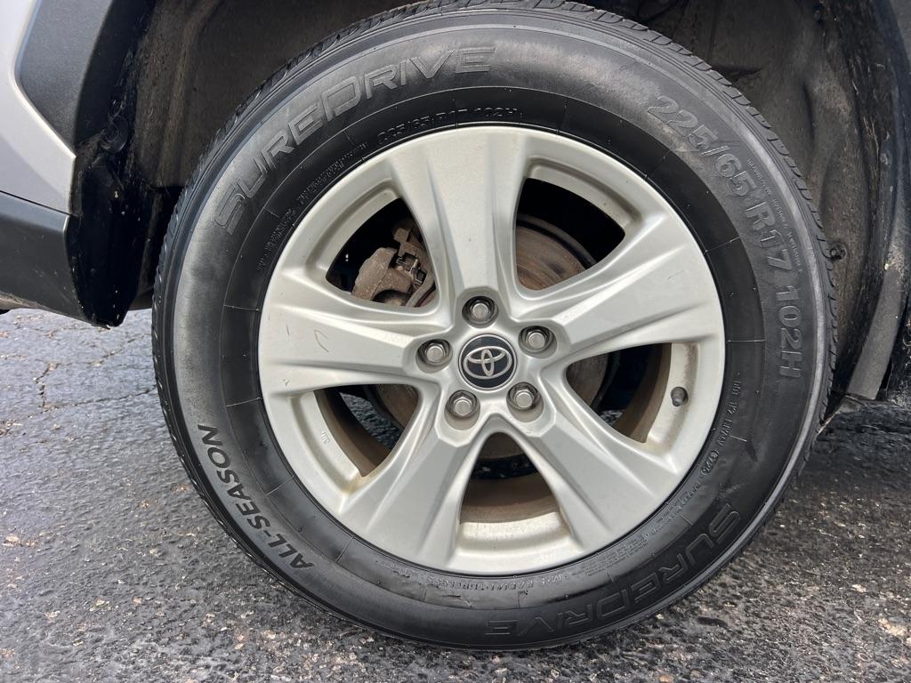 Toyota RAV4 Hybrid XLE AWD (Natl) 2021