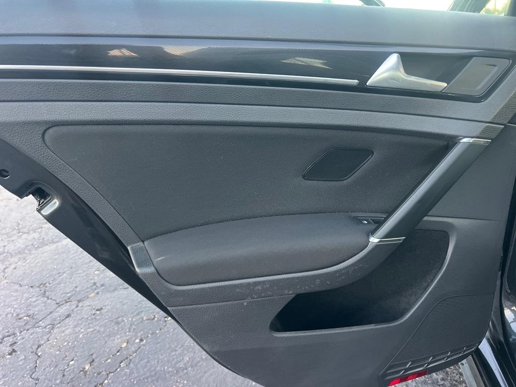 Volkswagen Golf GTI 2.0T 4-Door Autobahn Manual 2017