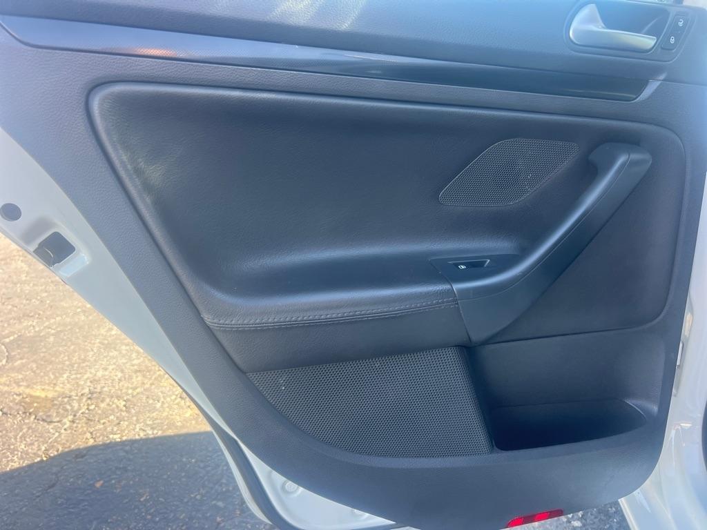 Volkswagen Jetta SportWagen 4dr DSG TDI 2013