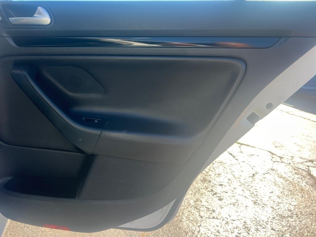 Volkswagen Jetta SportWagen 4dr DSG TDI 2013
