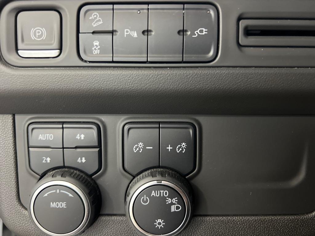 Chevrolet Tahoe 4WD 4dr Z71 2021