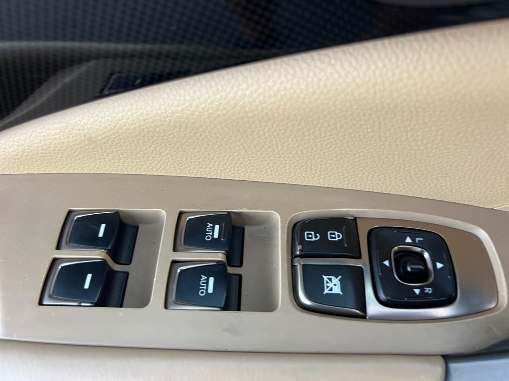 Hyundai Azera 4dr Sdn 2013