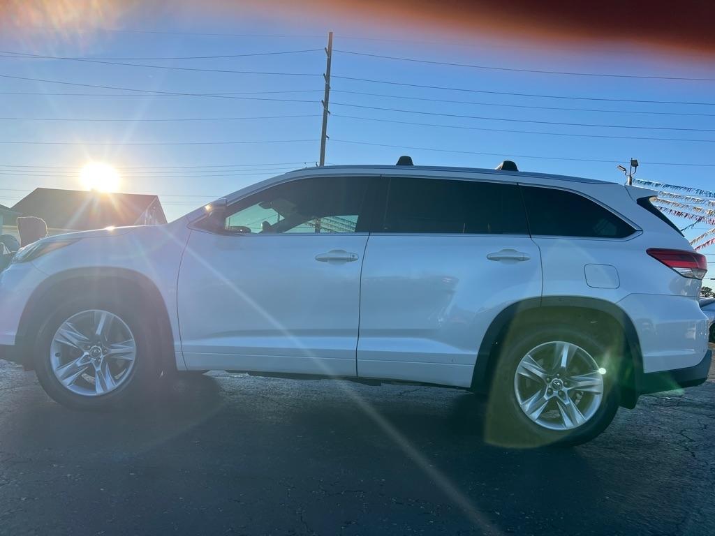 Toyota Highlander Limited V6 AWD (Natl) 2017