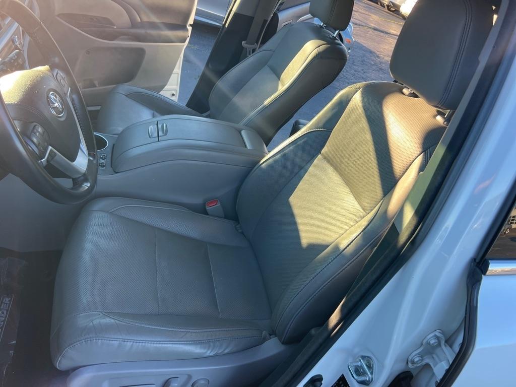 Toyota Highlander Limited V6 AWD (Natl) 2017