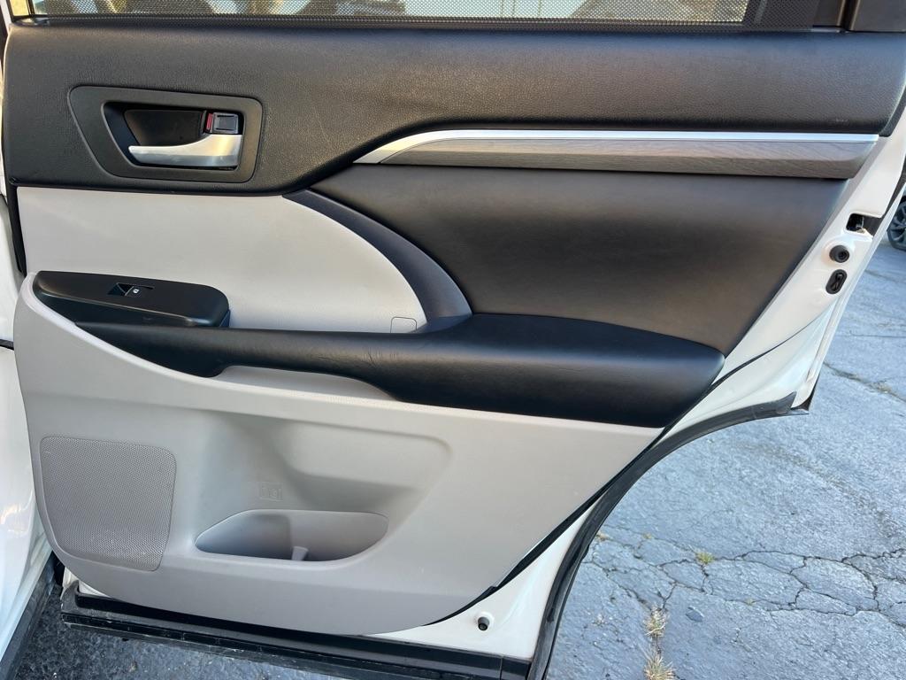Toyota Highlander Limited V6 AWD (Natl) 2017