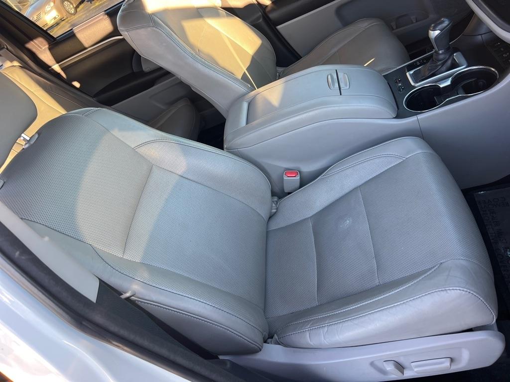 Toyota Highlander Limited V6 AWD (Natl) 2017