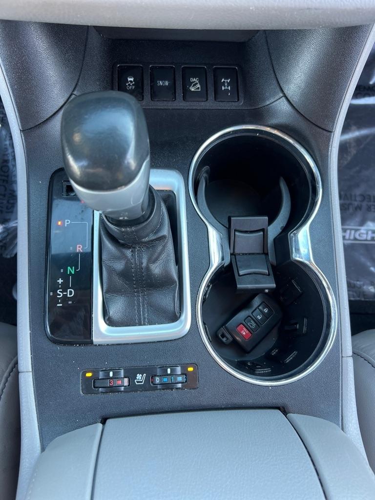Toyota Highlander Limited V6 AWD (Natl) 2017