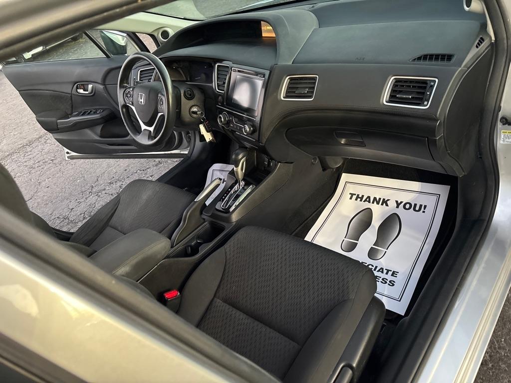 Honda Civic Sedan 4dr CVT SE 2015
