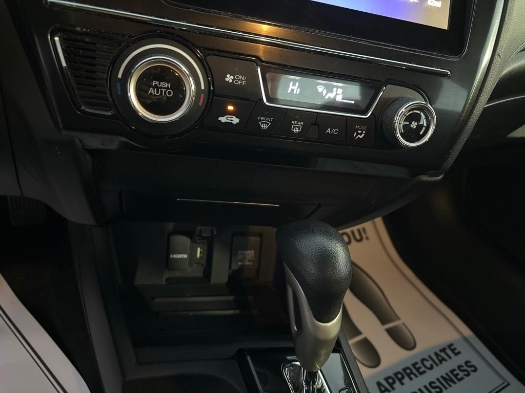 Honda Civic Sedan 4dr CVT SE 2015