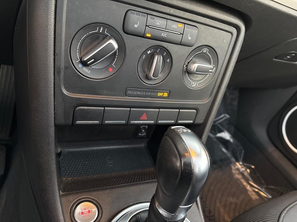 Volkswagen Beetle Convertible 2dr DSG 2.0L TDI 2013