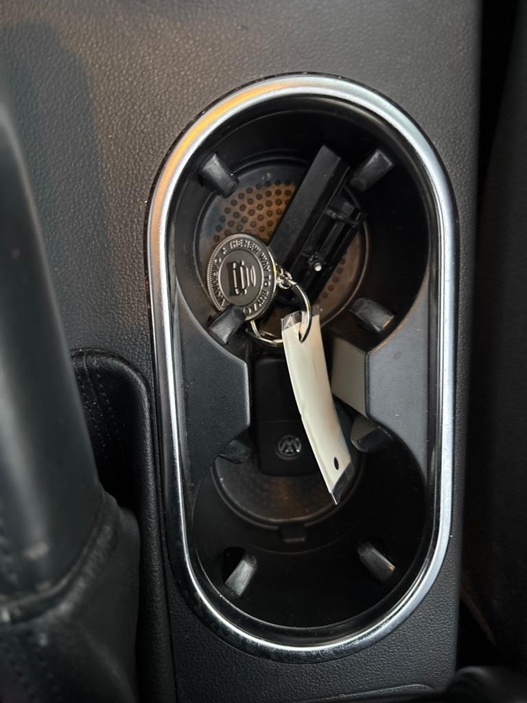 Volkswagen Beetle Convertible 2dr DSG 2.0L TDI 2013