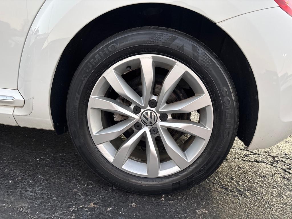 Volkswagen Beetle Convertible 2dr DSG 2.0L TDI 2013