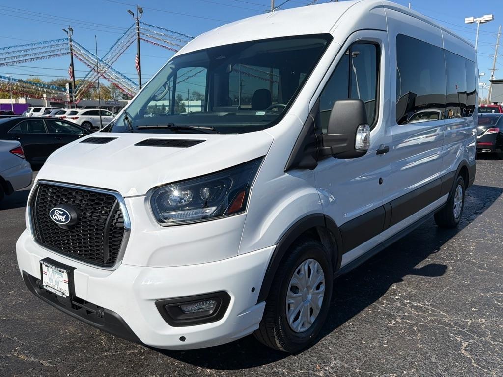 Ford Transit Passenger Wagon T-350 148" Med Roof XLT RWD 2026
