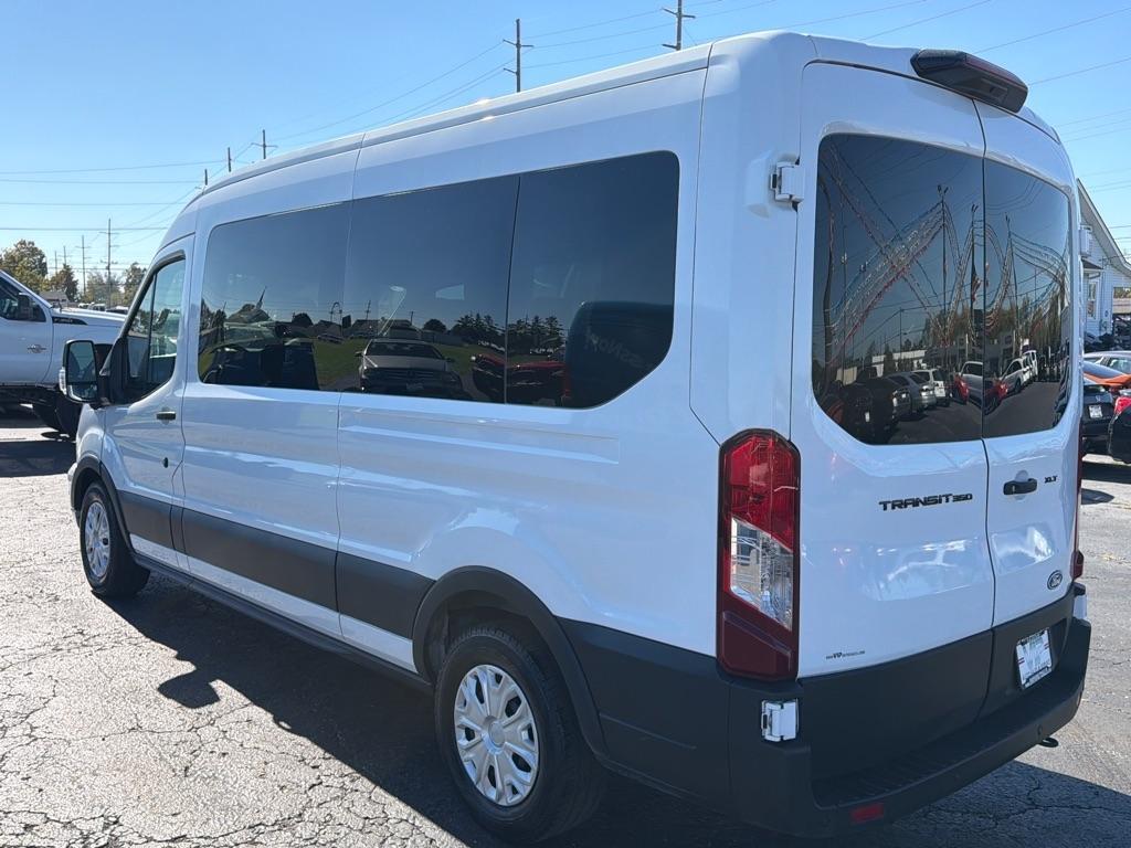 Ford Transit Passenger Wagon T-350 148" Med Roof XLT RWD 2026