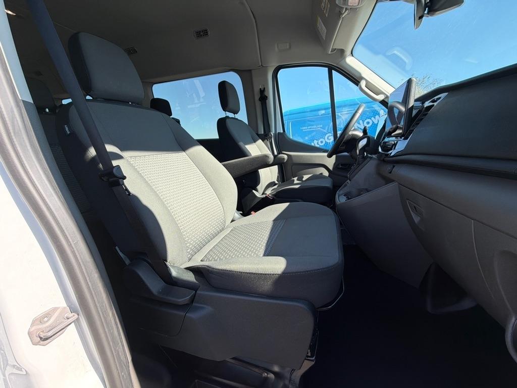 Ford Transit Passenger Wagon T-350 148" Med Roof XLT RWD 2026