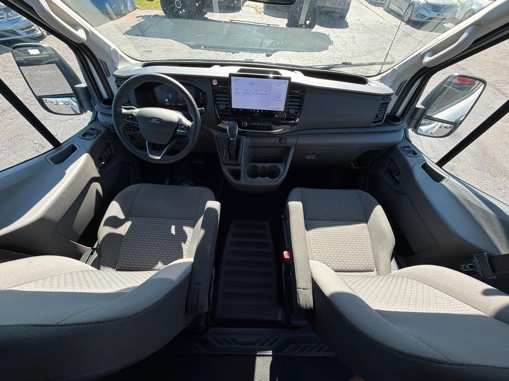 Ford Transit Passenger Wagon T-350 148" Med Roof XLT RWD 2026