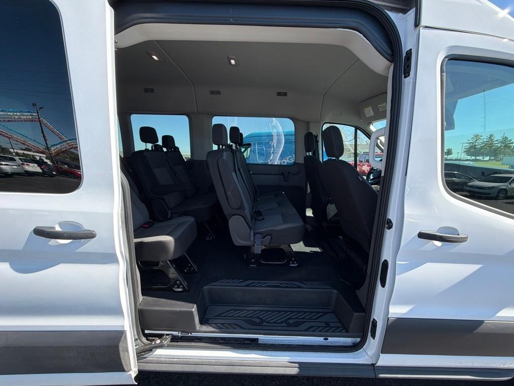 Ford Transit Passenger Wagon T-350 148" Med Roof XLT RWD 2026