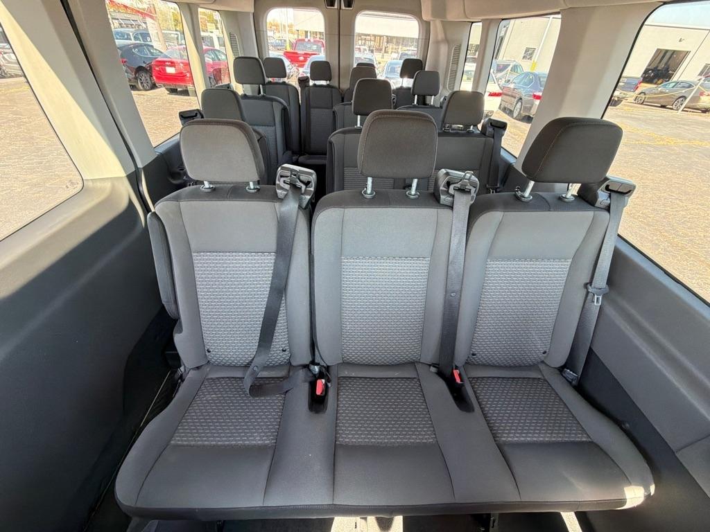 Ford Transit Passenger Wagon T-350 148" Med Roof XLT RWD 2026