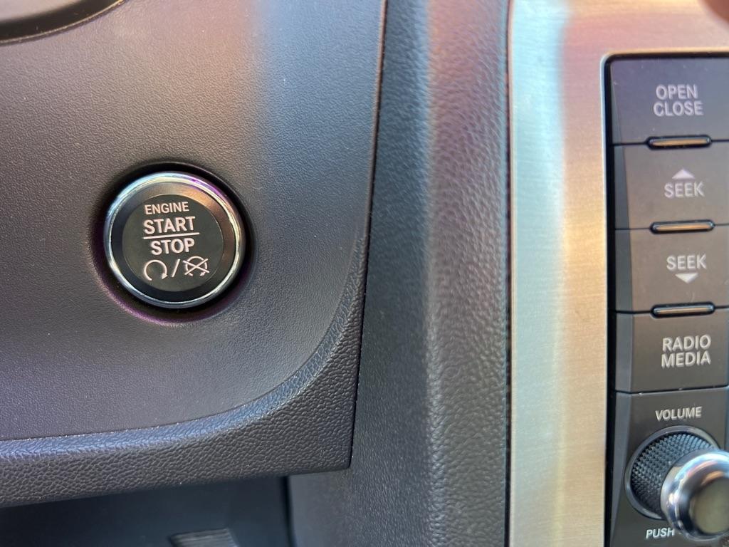 Dodge Challenger 2dr Cpe SRT8 2014