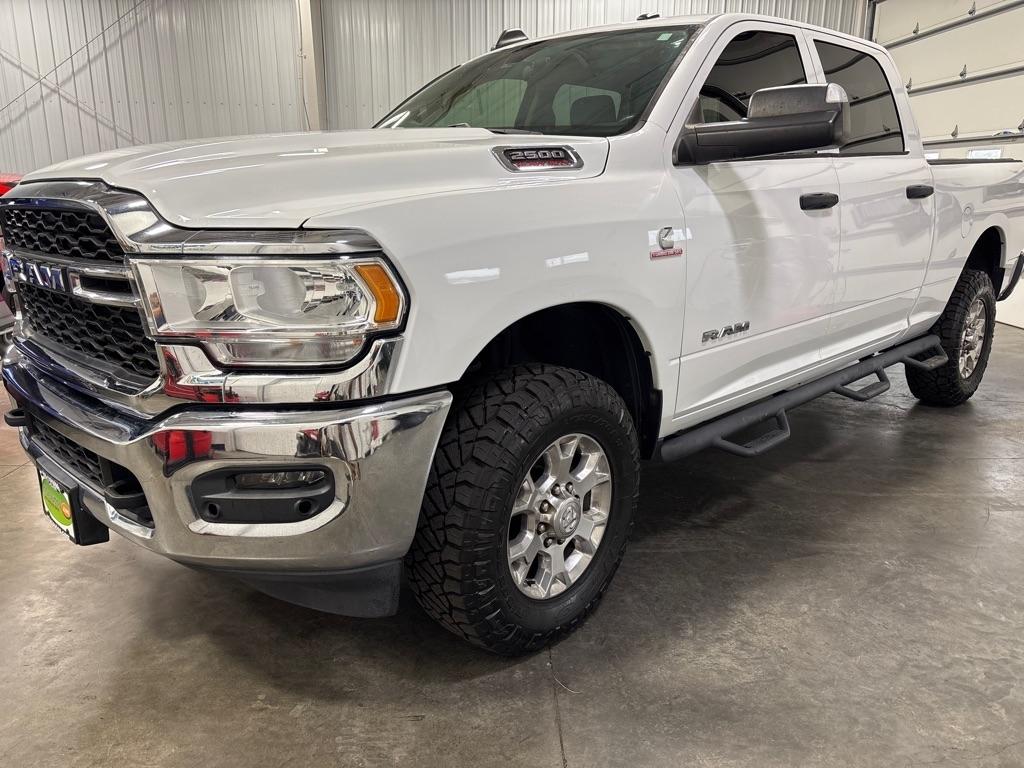 RAM 2500 Tradesman 4x4 Crew Cab 6'4" Box 2020