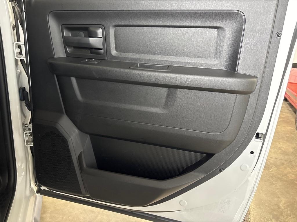 RAM 2500 Tradesman 4x4 Crew Cab 6'4" Box 2020