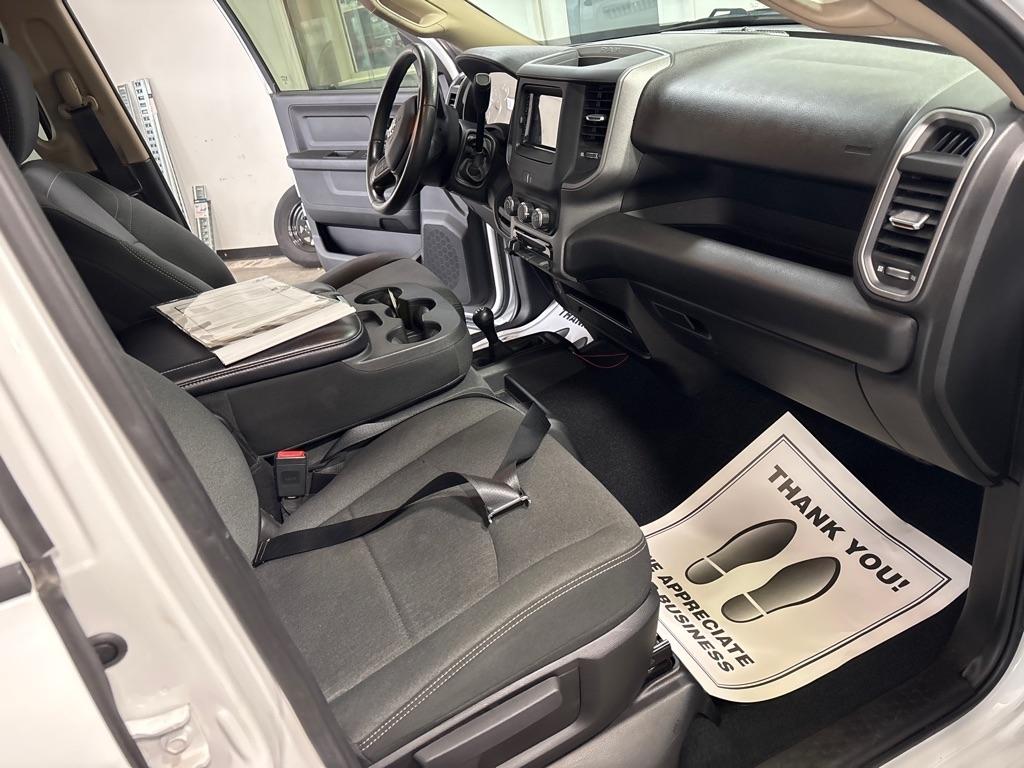 RAM 2500 Tradesman 4x4 Crew Cab 6'4" Box 2020