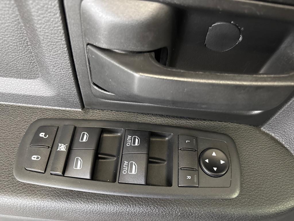 RAM 2500 Tradesman 4x4 Crew Cab 6'4" Box 2020
