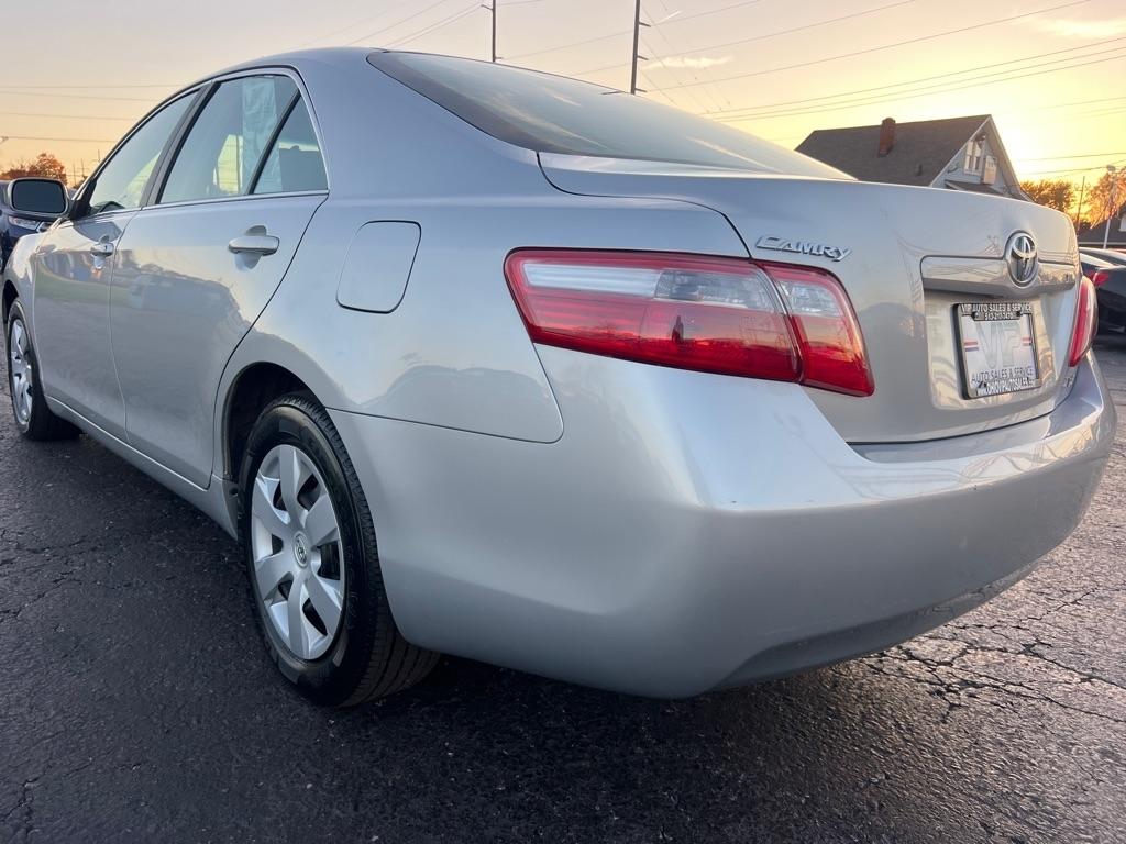 Toyota Camry 4dr Sdn I4 Man (Natl) 2009