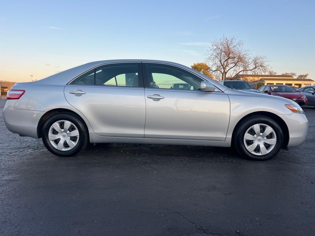 Toyota Camry 4dr Sdn I4 Man (Natl) 2009